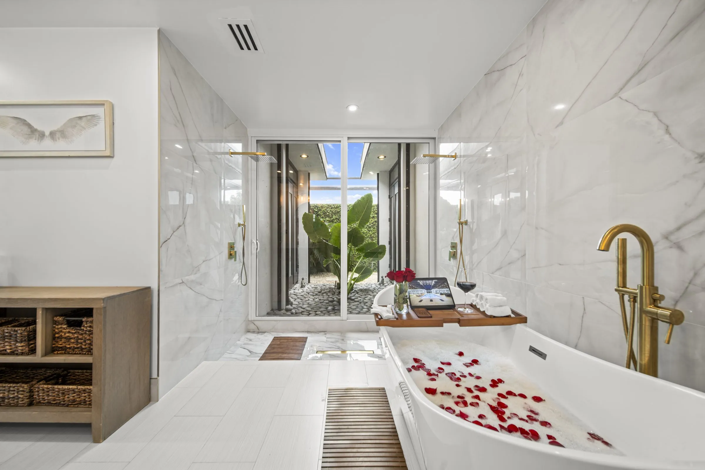 L’interno della villa di Dolce Vita Estate.